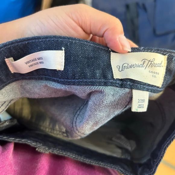 Universal Thread Vintage Midi Dark Wash Denim Shorts - Picture 3 of 4